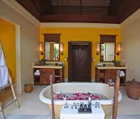 Вилла Maridadi, Главная ванная комната