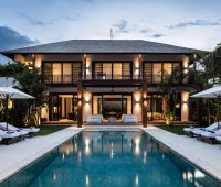 Villa Gendang, Pool bei Sonnenuntergang